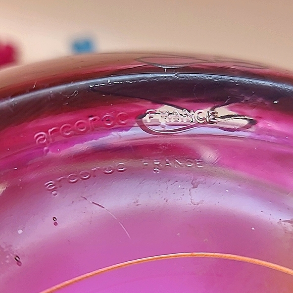 Arcoroc France 1998 hand-painted, signed pink magenta bowl - Picture 16 of 16